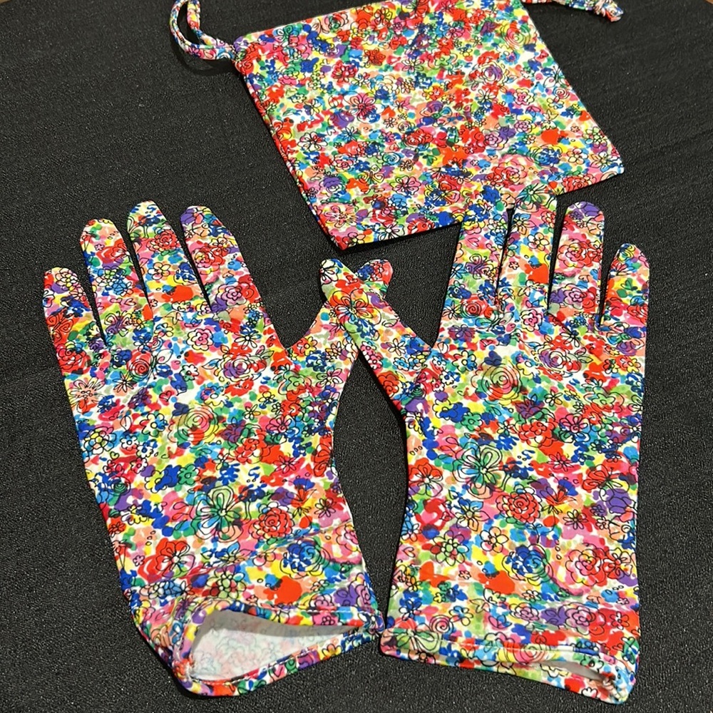 Fashionista Gloves Love Bouquet Set. NEW